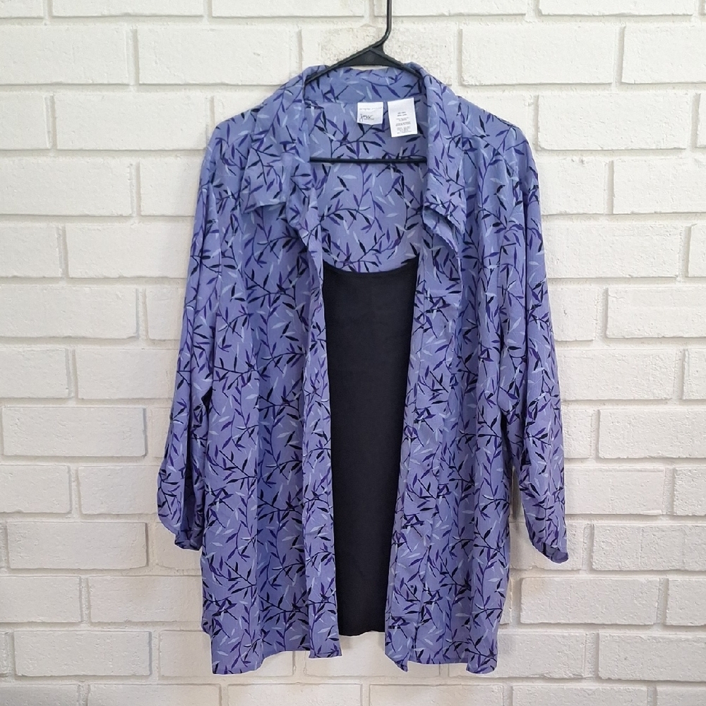 JMS Lavender/Black Leaf Print Built-In Style Button-up Blouse.. Size 4X NWOT